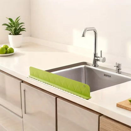 3-in-1 Kitchen Cleaning Set – Hands-Free Mini Mop, Faucet Filter Sprayer & Sink Splash Guard